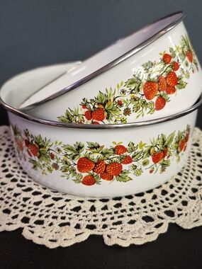 Ulubaş Enamel Strawberry Bowl Set